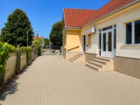 Eladó családi ház, Villányban 95 M Ft, 4 szobás
