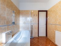 Eladó családi ház, XVIII. kerületben 104.9 M Ft, 6 szobás