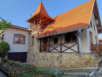 Eladó nyaraló, Balatonbogláron 149.9 M Ft, 7 szobás