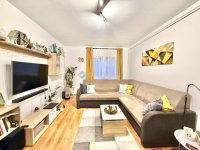 Eladó panellakás, Pécsett 49.9 M Ft, 4 szobás