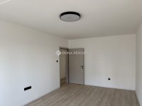 Eladó panellakás, Pécsett 51.9 M Ft, 2 szobás