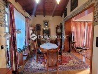 Eladó családi ház, Vecsésen 149.9 M Ft, 5 szobás