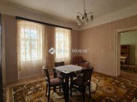 Eladó családi ház, Villányban 44 M Ft, 4 szobás