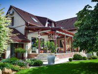 Eladó családi ház, Orosházán 1219.2 M Ft, 10 szobás