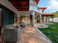 Eladó családi ház, Gödön 762 M Ft, 8+1 szobás