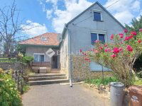 Eladó családi ház, Pécsett 31.9 M Ft, 4+1 szobás