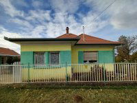 Eladó családi ház