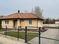 Eladó családi ház, Vámosszabadin 139.9 M Ft, 5 szobás