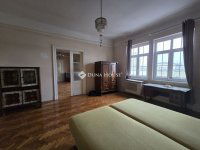 Eladó téglalakás, Pécsett 89.9 M Ft, 4 szobás