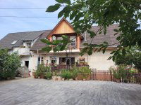 Eladó családi ház, Monoron 167.9 M Ft, 7 szobás