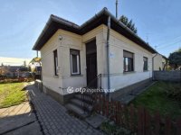 Eladó családi ház, Ercsiben 60.9 M Ft, 4 szobás