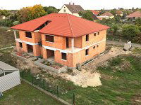 Eladó téglalakás
