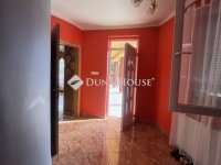 Eladó családi ház, Pécsett 79.9 M Ft, 7 szobás