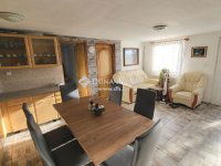 Eladó családi ház, Baracskán 127 M Ft, 8 szobás