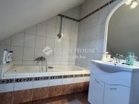 Eladó családi ház, Vecsésen 172 M Ft, 2 szobás