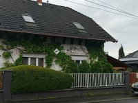 Eladó családi ház, Pécsett 139 M Ft, 6 szobás