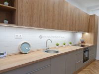 Eladó téglalakás, Pécsett, Surányi Miklós úton 85.9 M Ft