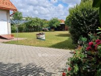 Eladó családi ház, Veszprémben 149.9 M Ft, 8+2 szobás