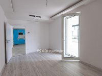 Eladó téglalakás, Balatonkenesén 132.5 M Ft, 3 szobás