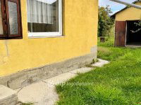 Eladó családi ház, Pécsett 42.8 M Ft, 4 szobás