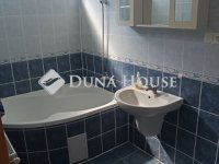 Eladó téglalakás, Szentlőrincen 44.999 M Ft, 3 szobás