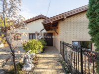 Eladó családi ház, Szentendrén 529.9 M Ft, 6 szobás