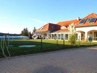 Eladó családi ház, Pénzesgyőrön 399 M Ft, 9 szobás