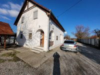 Eladó családi ház, Pécsett 69.9 M Ft, 6+1 szobás