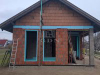 Eladó ikerház, Szigethalmon 89 M Ft, 4 szobás