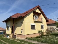 Eladó családi ház
