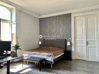 Eladó téglalakás, VI. kerületben 130 M Ft, 2+1 szobás