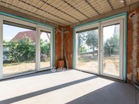 Eladó családi ház, Velencén 159 M Ft, 3+2 szobás