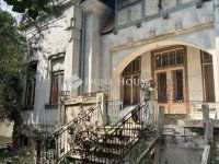 Eladó családi ház, Pécsett 499 M Ft, 1 szobás