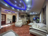 Eladó családi ház, Baján 75 M Ft, 6 szobás