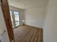 Eladó ikerház, III. kerületben 196 M Ft, 3+1 szobás