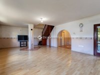 Eladó családi ház, XVIII. kerületben 104.9 M Ft, 6 szobás