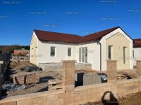 Eladó ikerház, Csörögön 99.9 M Ft, 2+3 szobás