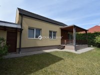 Eladó ikerház, Gödöllőn 135 M Ft, 4 szobás