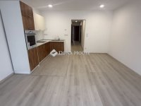 Eladó téglalakás, Szombathelyen 72.5 M Ft, 1+2 szobás