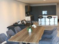 Eladó téglalakás, III. kerületben 326 M Ft, 5 szobás