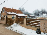 Eladó családi ház, Versegen 50 M Ft, 2 szobás