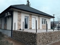 Eladó családi ház, Vonyarcvashegyen 150 M Ft, 4 szobás