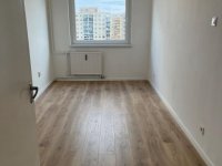 Eladó panellakás, Debrecenben 63.49 M Ft, 3 szobás