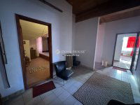 Eladó családi ház, Pilisszentlászlón 220 M Ft, 12+1 szobás