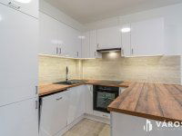 Eladó panellakás, Szegeden 67.9 M Ft, 4 szobás