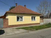Eladó családi ház, Cegléden 57.99 M Ft, 5 szobás