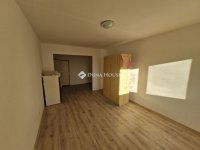 Kiadó panellakás, albérlet