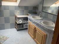 Eladó családi ház, Esztergomban 124 M Ft, 8 szobás