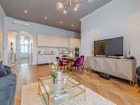 Eladó téglalakás, VI. kerületben 323.85 M Ft, 5 szobás