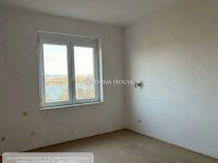 Eladó téglalakás, Lábatlanon 27.9 M Ft, 2 szobás